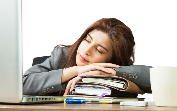 サムネイル 会議中もOK！　ツラい午後の眠気を解消する方法3つ