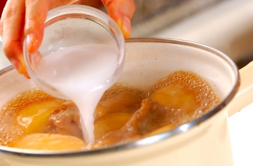 しみしみ大根とほろほろ手羽の煮物の作り方3