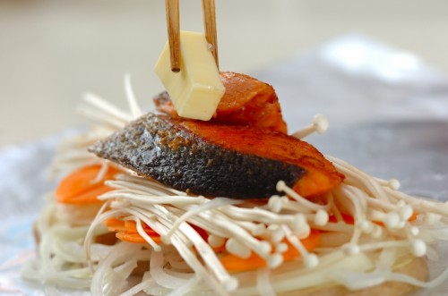 バター香る!鮭と野菜のホイル焼きの作り方2