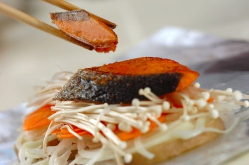 バター香る!鮭と野菜のホイル焼きの作り方1