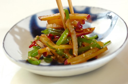 甘辛味でやみつきピーマンとサツマイモのきんぴらの作り方2