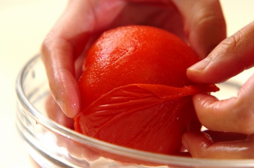 トマトのショウガマリネの下準備1