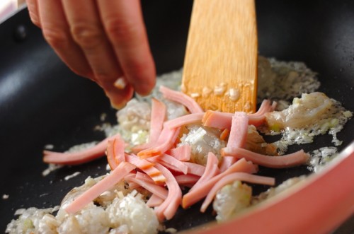 ぷりぷりエビを味わう!基本のチャーハン by 森岡 恵さんの作り方1