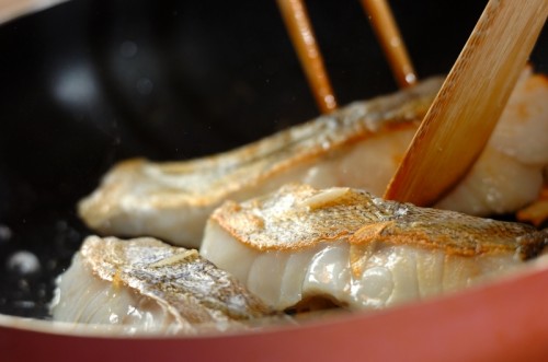 白身魚とアサリのワイン蒸しの作り方1