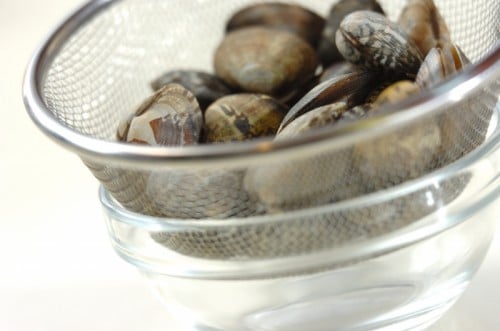 白身魚とアサリのワイン蒸しの下準備2