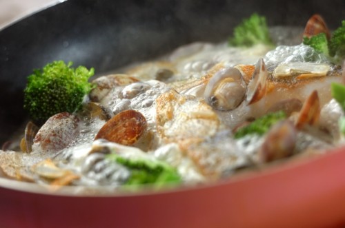 白身魚とアサリのワイン蒸しの作り方2