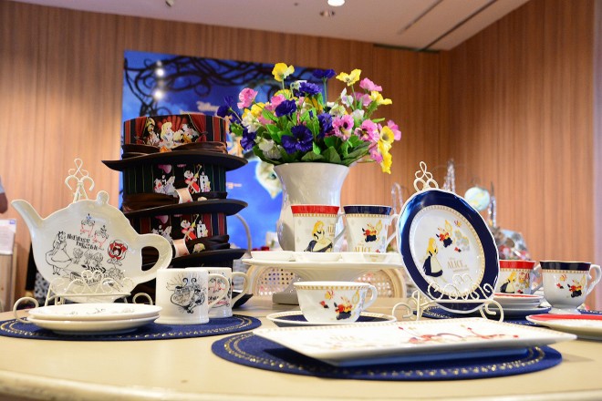 fwAXECE_[h^Ԃ̗xߑ̓W̗lqi615`28܂Łj(C)2016 Disney