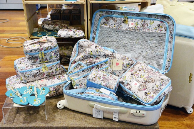 fwAXECE_[h^Ԃ̗xߑ̓W̗lqi615`28܂Łj(C)2016 Disney