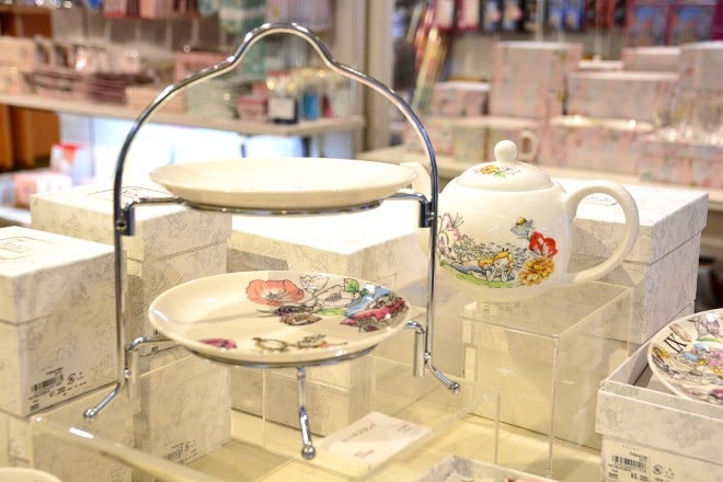 fwAXECE_[h^Ԃ̗xߑ̓W̗lqi615`28܂Łj(C)2016 Disney