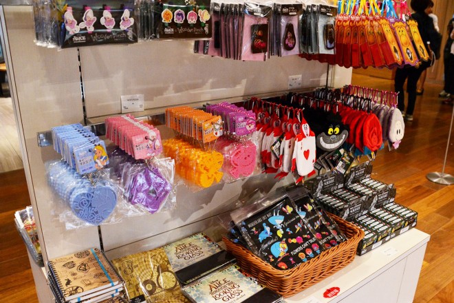 fwAXECE_[h^Ԃ̗xߑ̓W̗lqi615`28܂Łj(C)2016 Disney