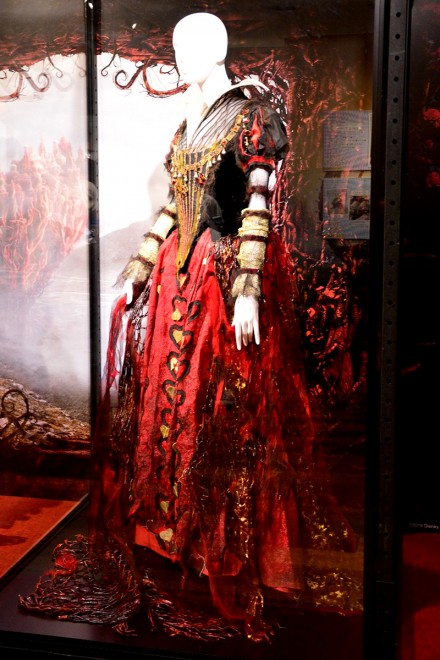 fwAXECE_[h^Ԃ̗xߑ̓W̗lqi615`28܂Łj(C)2016 Disney