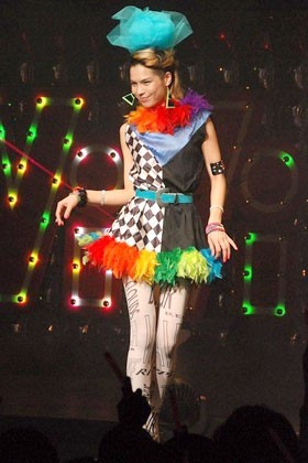 ViVi Night 2012ɓoꂵї}[