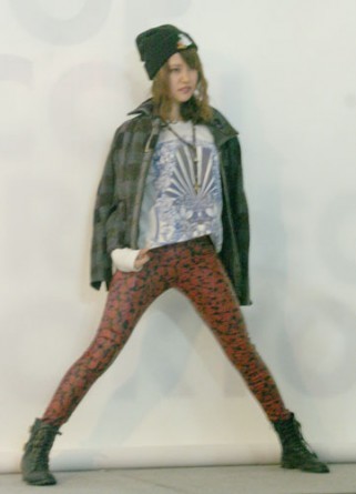 wNYLON JAPANxItBVuK[