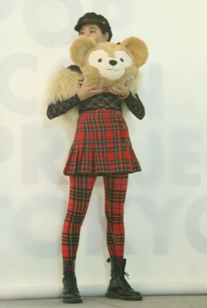 wNYLON JAPANxItBVuK[