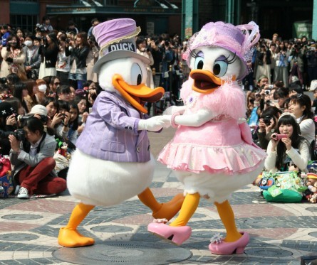 C[X^[ECEj[[NyfBYj[V[z