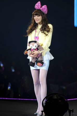 {Ǘ@yfBYj[V[ufBYj[nEB[vSTAGEz