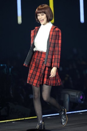 JG{upœoIemma@yKATE SPADE SATURDAYz