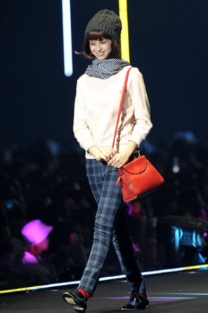 JG{upœoI݁@yKATE SPADE SATURDAYz