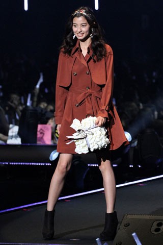 �yCECIL McBEE�z����ލ�