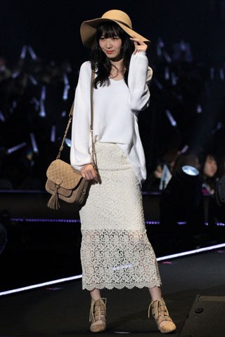 �yCECIL McBEE�z���{�Ĕ�