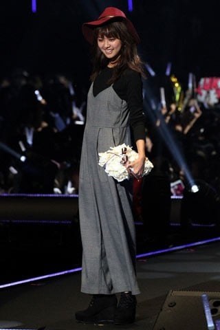 �yCECIL McBEE�z�����G����