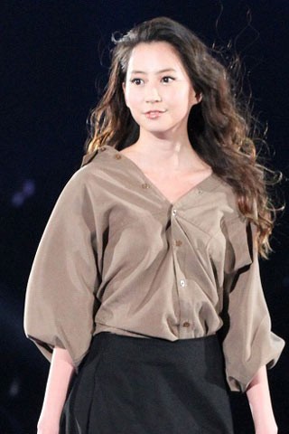 �yFLOVE�z�͖k���F�q