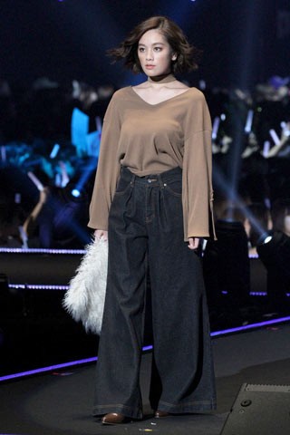 �yFLOVE�z⨔��a�q