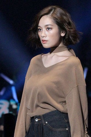 �yFLOVE�z⨔��a�q