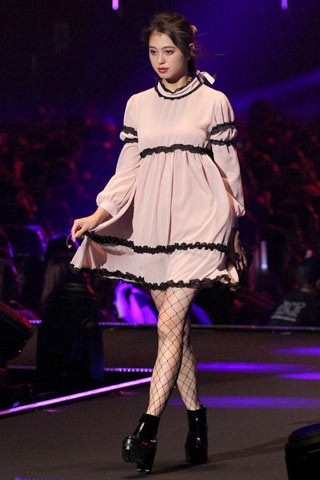 �yE hyphen world gallery Bonbon�z��엕