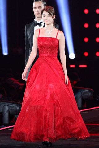 �ySHISEIDO STAGE�z�}�M�[