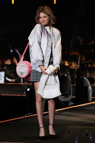 �ydazzlin�z�l䝃W���X�~��