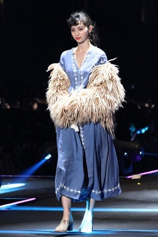 �yUngrid�z���������