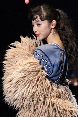 �yUngrid�z���������