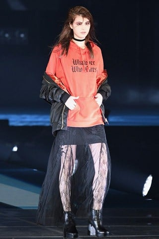 �yBershka�z�}�M�[