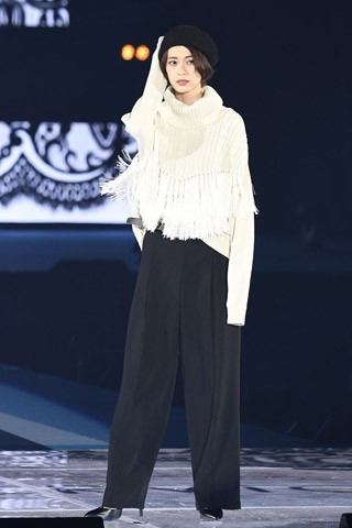 �yLIP SERVICE�z��c�����q