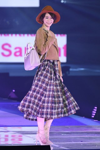 �ySamantha Thavasa�z��c�����q