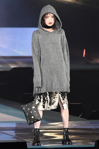 �yStradivarius�z���u��