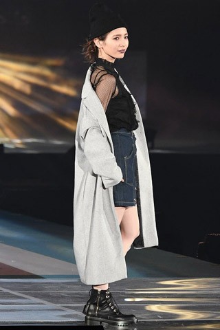 �yStradivarius�z�ق̂�