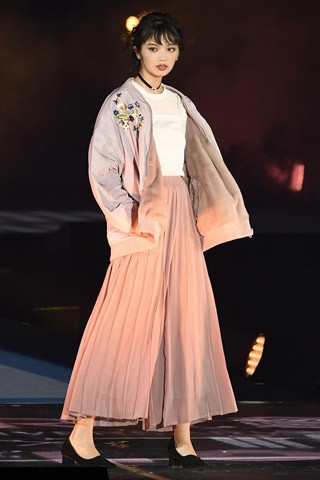 �yNYLON JAPAN�~EVRIS3���N�z�]�Ď��D