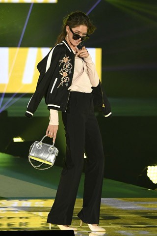 �yFOREVER21�z�J�����i