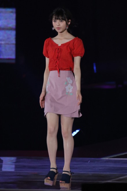 ydazzlinzV򒹁iT؍46j