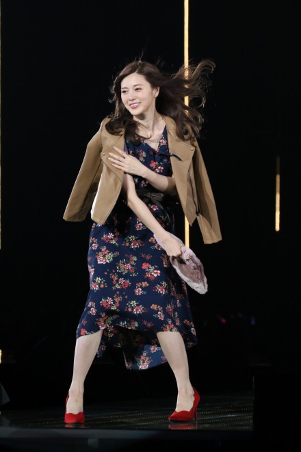 Ζ߁iT؍46j^uCECIL McBeev