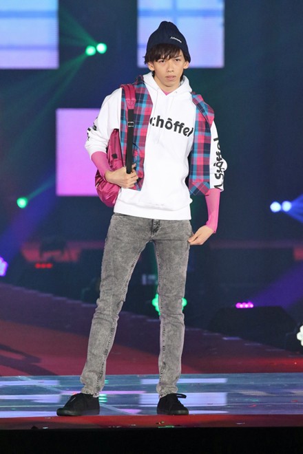 EKi}j^NYLON GUYSuSchoffelv