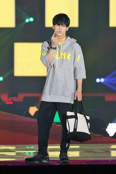 [XPi}j^NYLON GUYSuSchoffelv