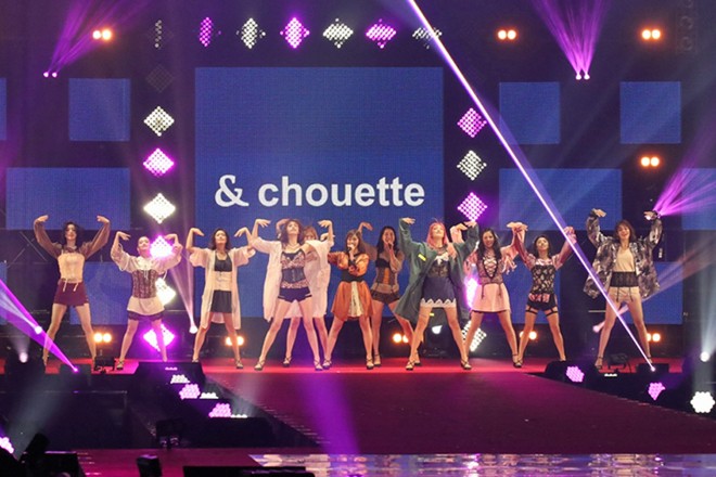 E-girls^u& chouettev