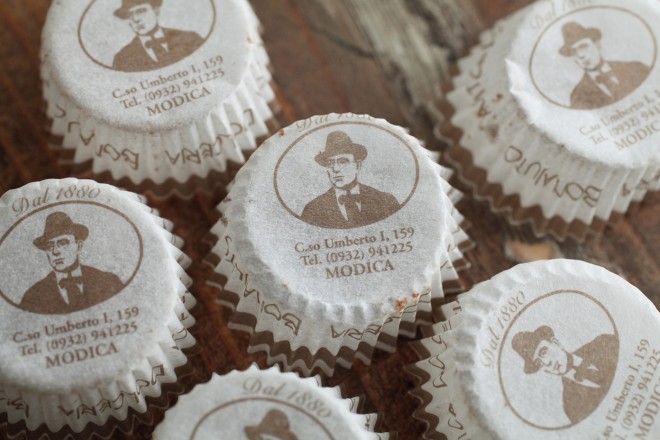 y{̔ނɁzC^Ã`R[g̒͂iBÑォ瑱@ōꂽuÑ`RV[Yv̐VŁAVV̎ƃsX^`I̖킢B<a href= https://www.angers-web.com/Form/Product/ProductDetail.aspx?shop=&pid=148427 target= _blank ><b>wAntica Dolceria Bonajuto@vlEAEsX^bLI 6^AeBJEh`FAE{iC[gx</b></a>iō2268~jON