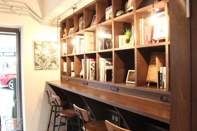 EaJuREISM STANDiY X^hjv