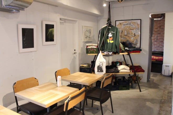 EaJuREISM STANDiY X^hjv