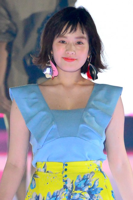 wSamantha Thavasax⨔aq