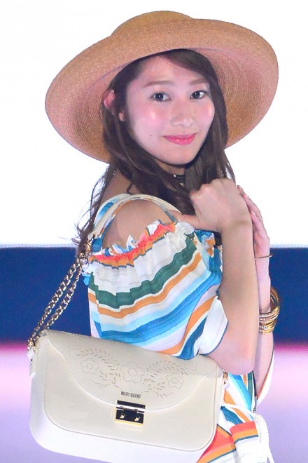 wNYLON JAPAN x MARY QUANTxT؍46E捁